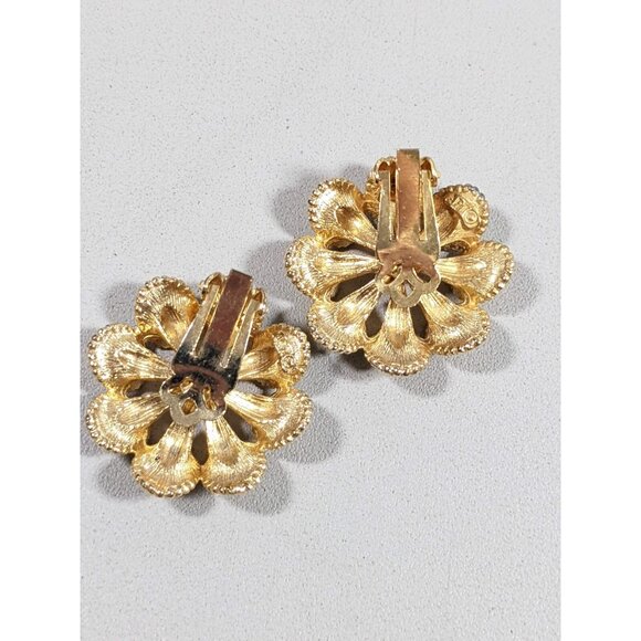 Vintage ART Arthur Pepper Gold Tone Textured Medallion Clip On Earrings - Picture 4 of 6